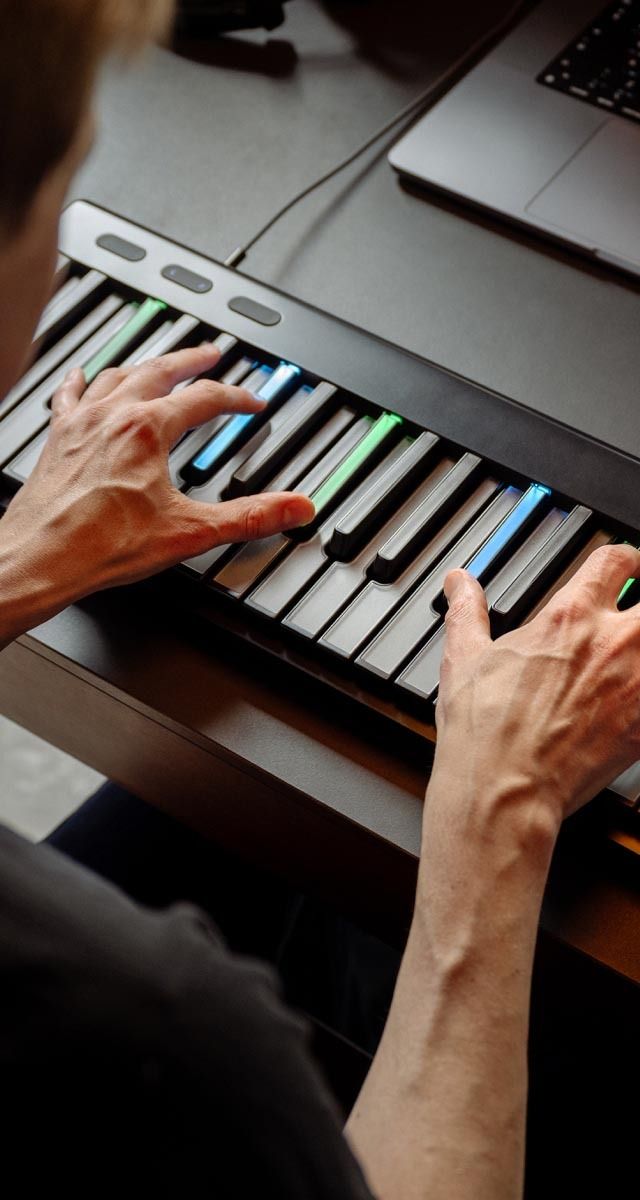 Keyboard Classes For Kids and Adults - Rhythmic Studio - Image 1