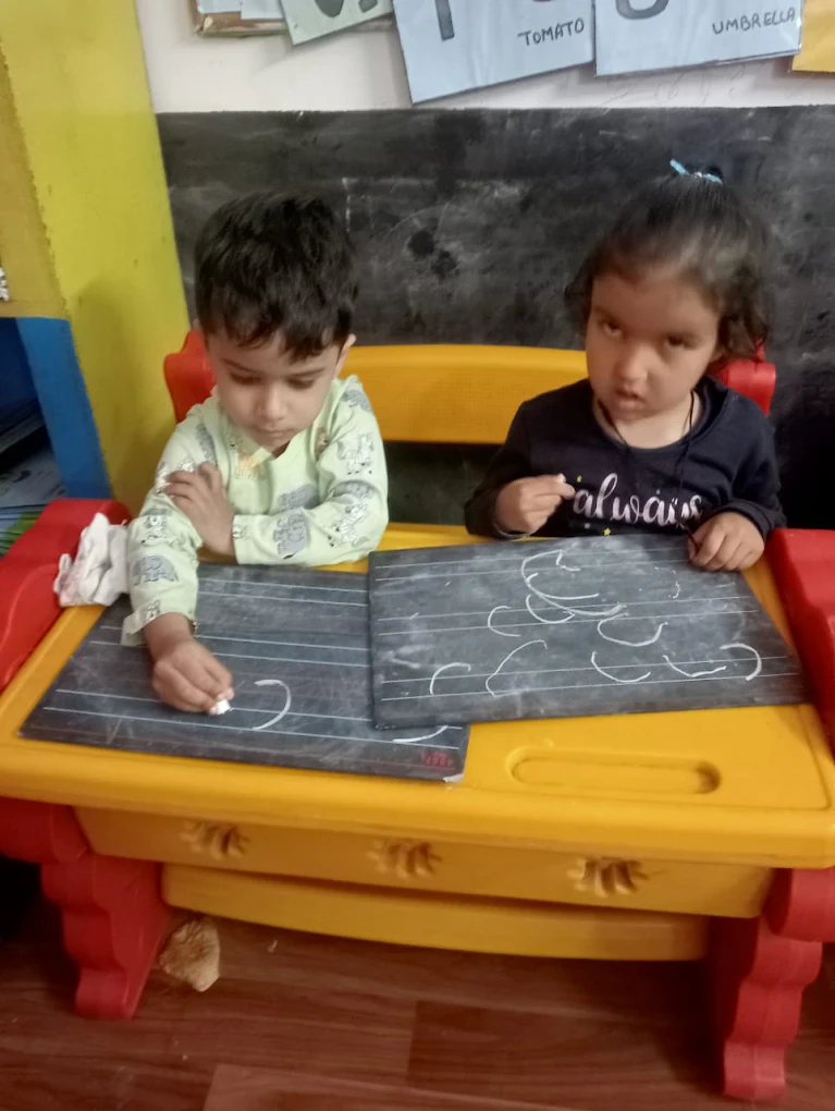 Handwriting & Phonics Classes For kids