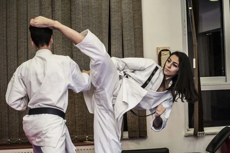 Martial Arts For Adults - Right 2 Fight Martial Art Academy - Image 1