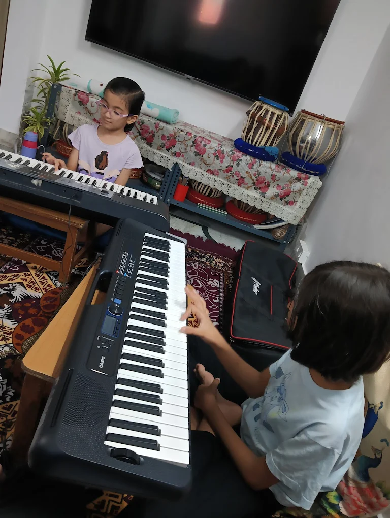 Shiv Shankar Music Classes - Keyboard