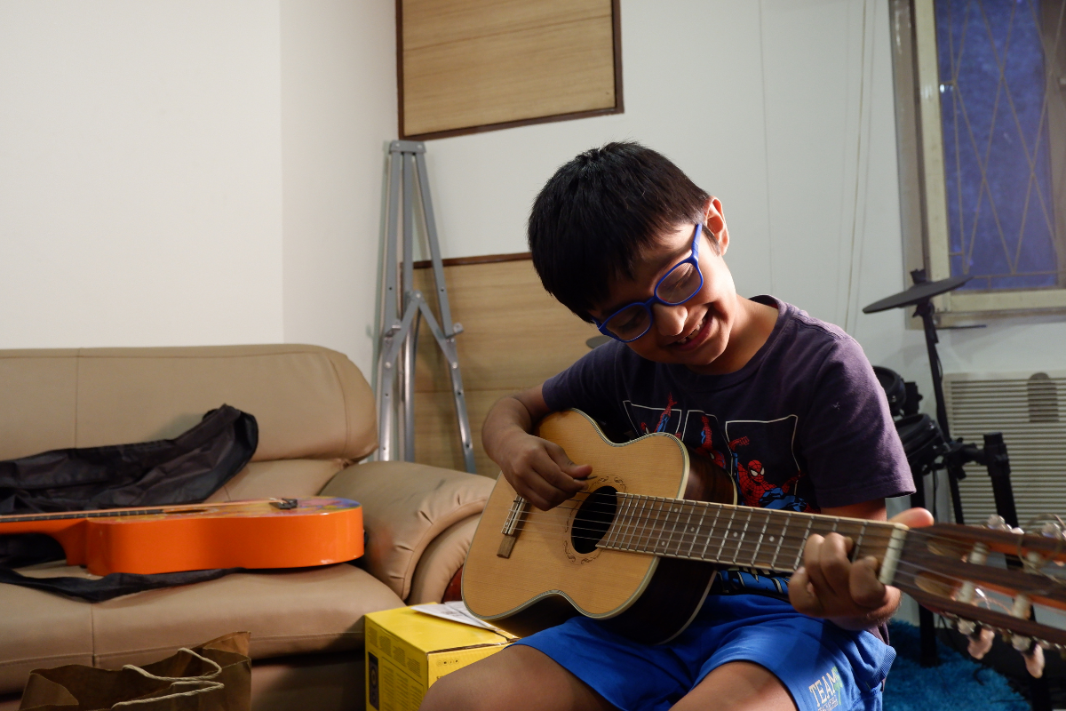 Guitar Classes For Kids and Adults 