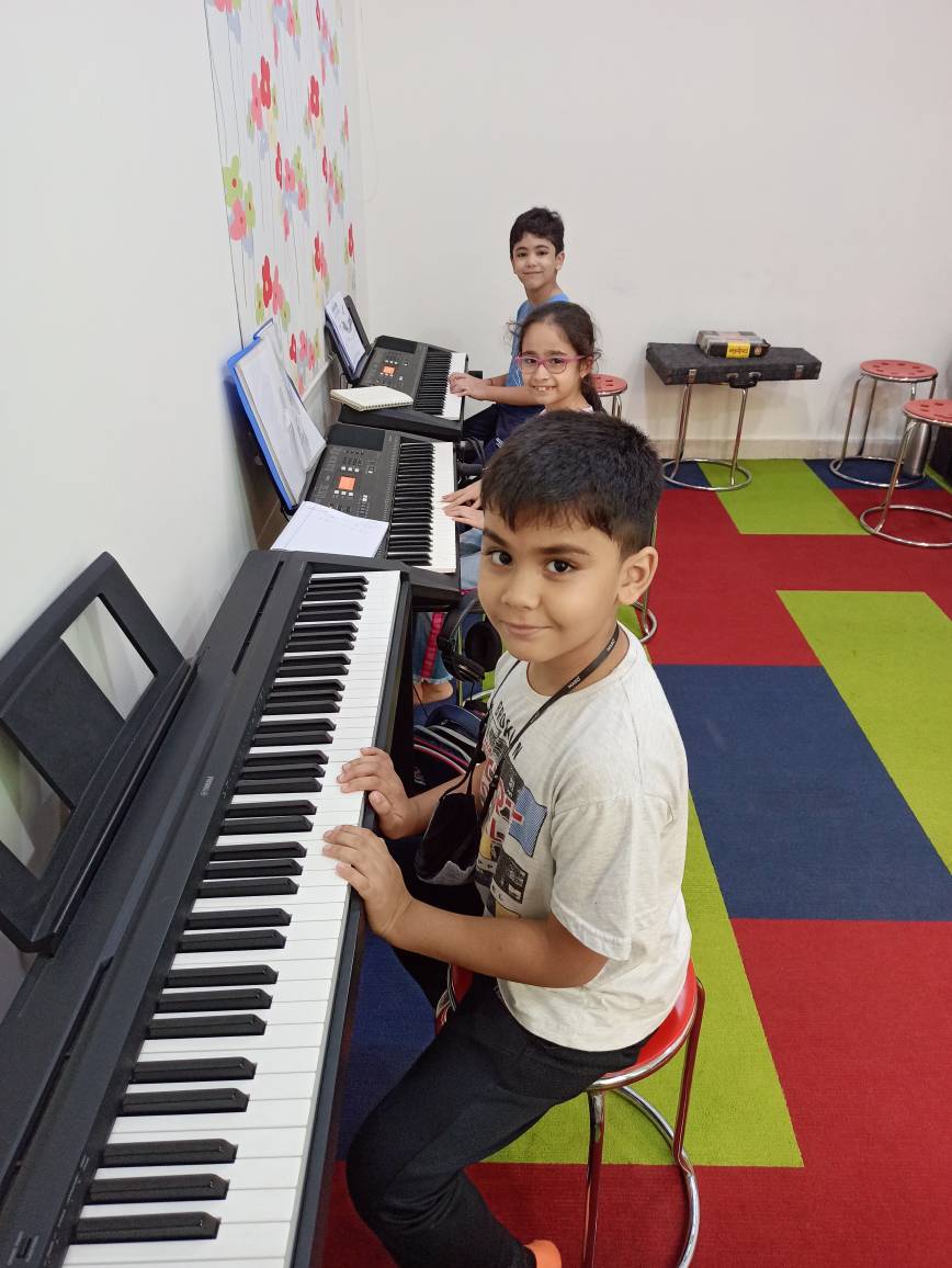 Keyboard Classes For Kids – Artshaala