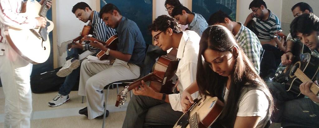 Guitar Classes For Adults – Artshaala