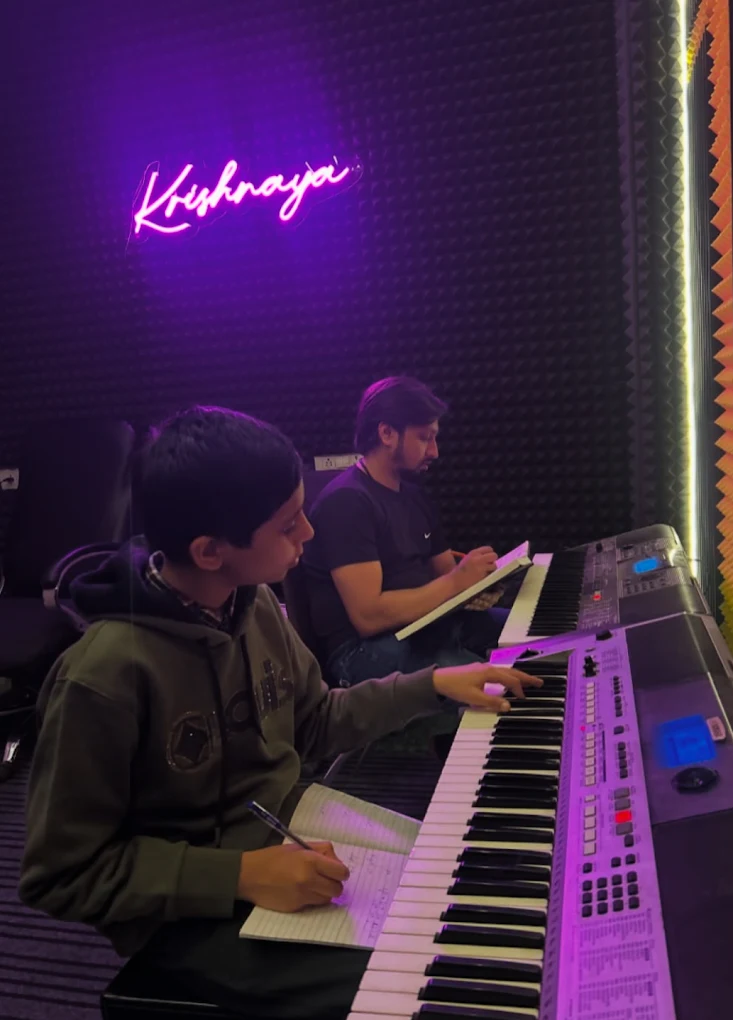 Keyboard  for Adults - Krishnaya Studio & Music Academy - Image 1