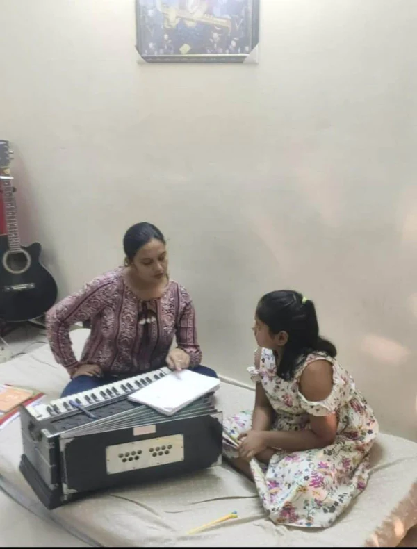 Harmonium Classes For Kids And Adults