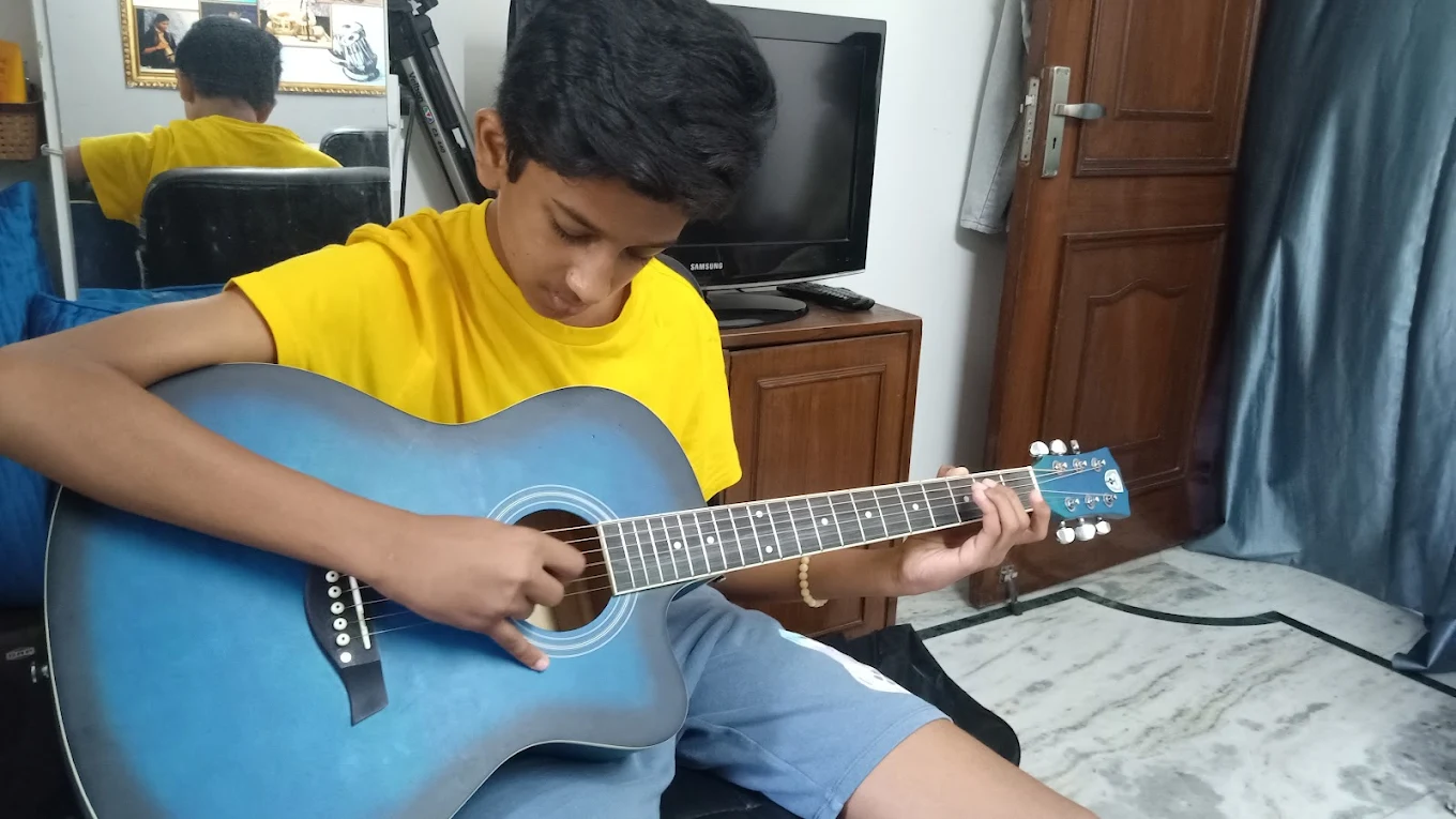 Shiv Shankar Music Classes - Guitar