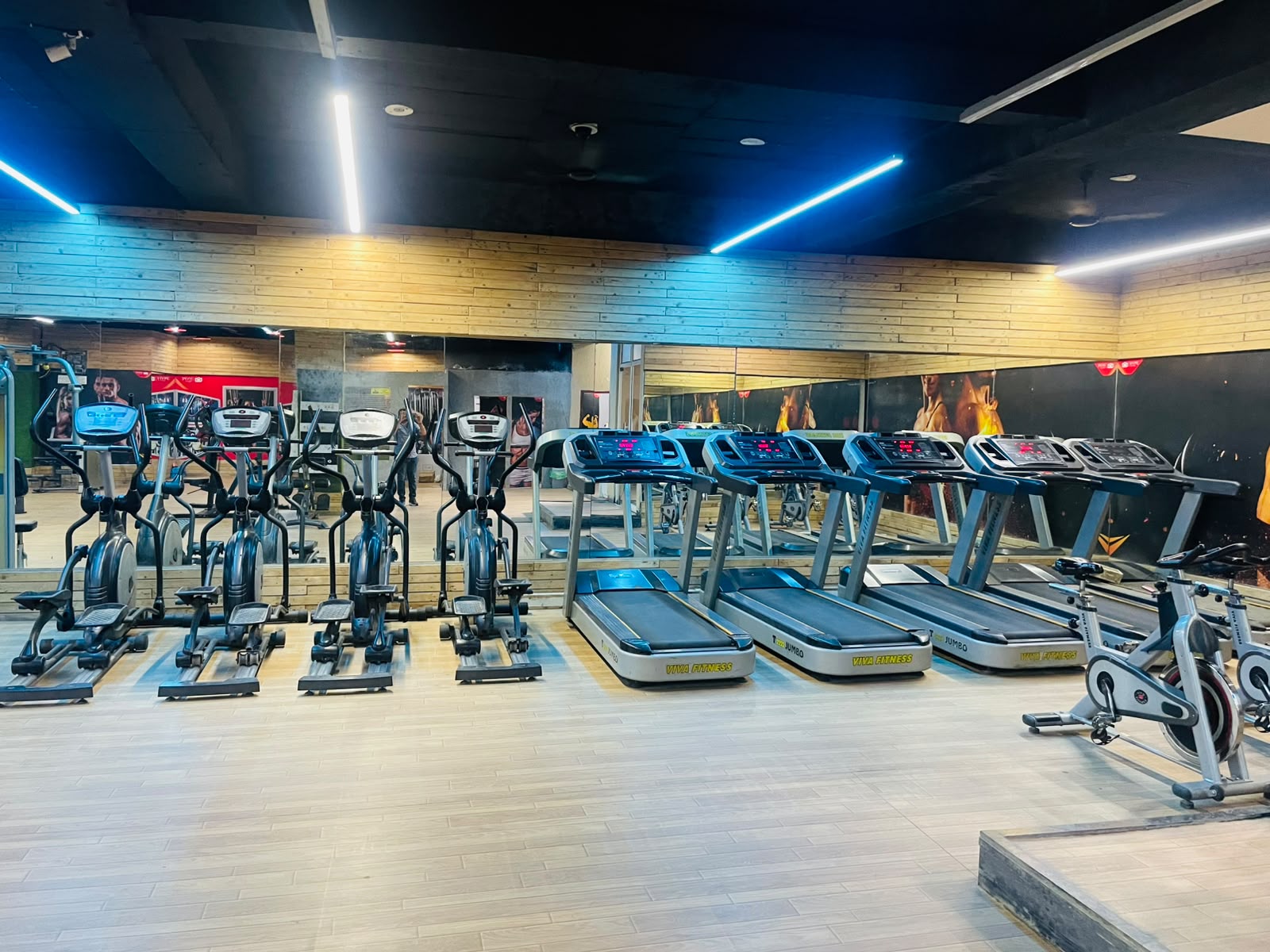 Hype The Gym |DLF Phase 3|Gurugram - Image 1