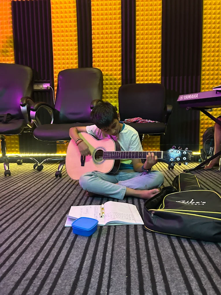 Guitar for Kids - Krishnaya Studio & Music Academy